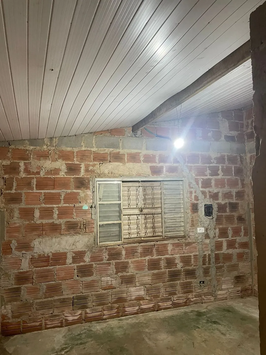 Imagem Chácara à venda 2 Quartos, 5 Vagas, 500M², Parque Shangrilá, Pindamonhangaba - SP
