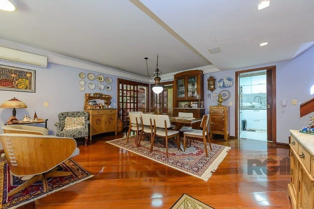 Imagem Casa em Condomínio à venda com 4 quartos 319 m² Rua Manoel Leao, Pedra Redonda, Porto Alegre