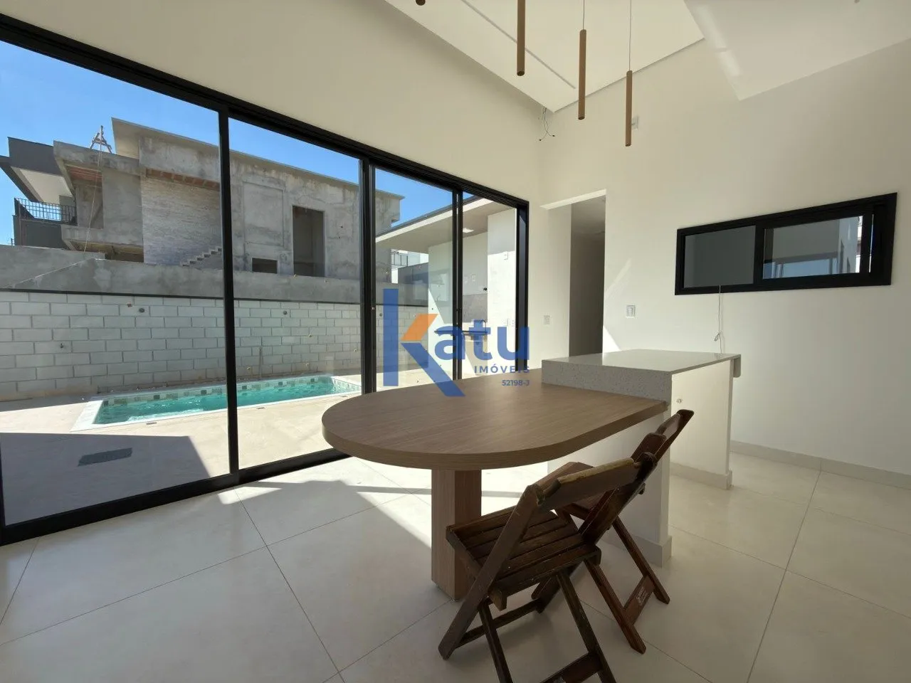 Imagem CASA À VENDA NO CONDOMÍNIO RESERVA ERMIDA - JUNDIAÍ/SP

O imóvel possui 147 m² de área constru...