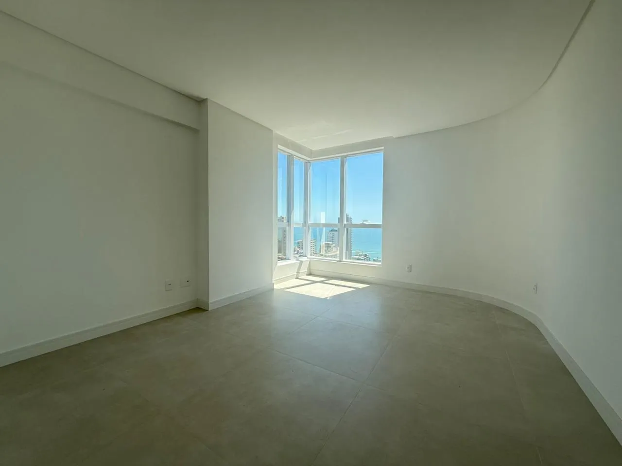 Imagem Apartamento com vista para o mar à venda com 128.5m2 por R$ 3.000.000,00