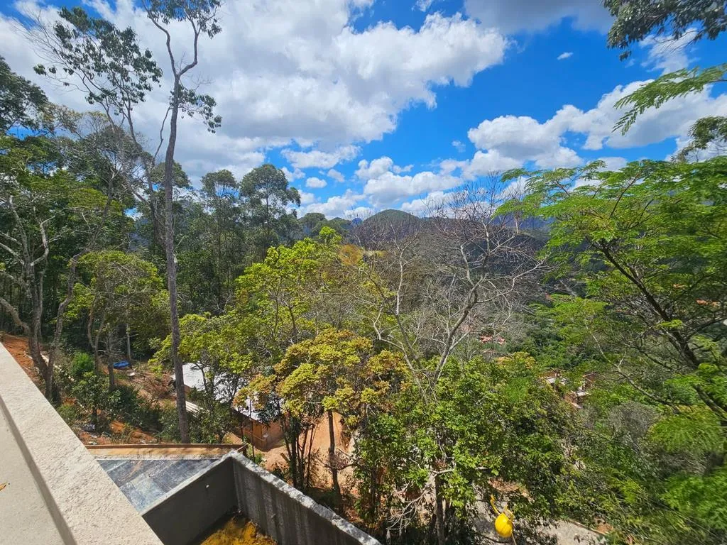 Imagem Casa em Condomínio para Venda em Petrópolis / RJ no bairro Itaipava