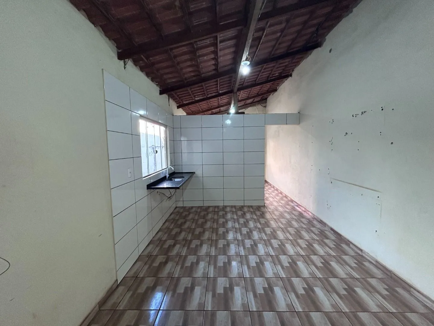 Imagem Casa com 1 dormitório para alugar, 60 m² por R$ 1.000,00/mês - Antônio Caixeta - Patos de Minas/MG