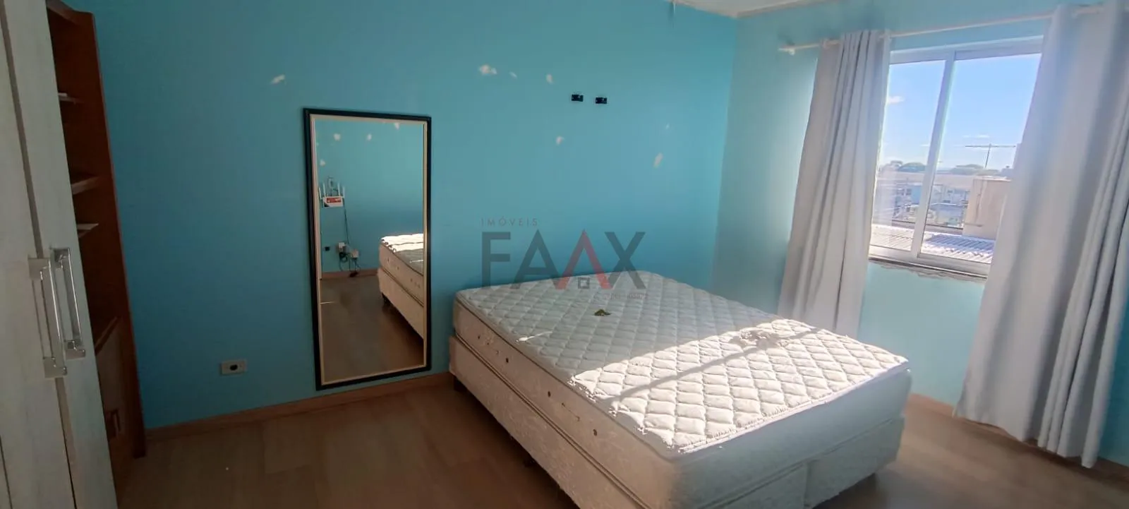 Imagem Apartamento Amplo de 144m² com 3 Quartos à Venda no Edifício Mãe Cinda