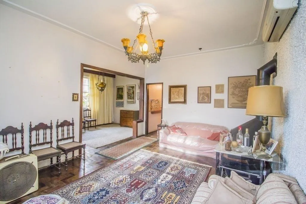 Imagem Casa de 4 dormitórios, bairro Santa Tereza
