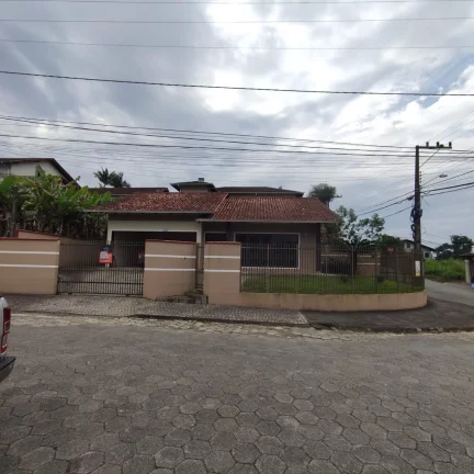 Imagem Residência averbada à venda em Joinville, bairro Floresta.