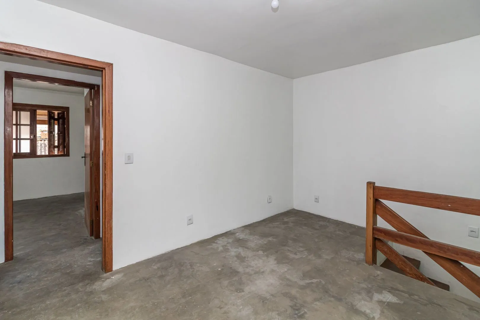Imagem Casa no bairro Sarandi com 4 dormitórios e 4 vagas