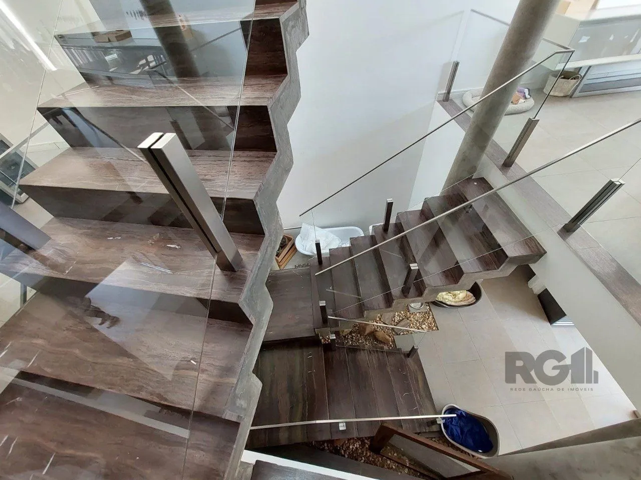 Imagem Casa para Venda - 296m², 3 dormitórios, sendo 1 suites, 3 vagas - Vila Nova, Poa