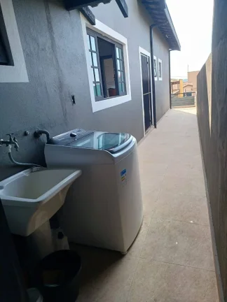 Imagem Casa 03 dormitórios 1 suíte área gourmet com churrasqueira e piscina