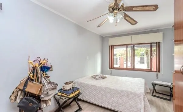 Imagem Prédio Comercial no Passo D'areia com 8 dormitórios e 8 vagas