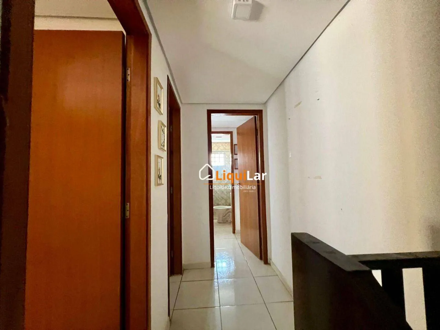 Imagem Sobrado à Venda no Condomínio Residencial Polonês 1 com 3 Quartos, 2 Suítes e Localização Privilegiada.