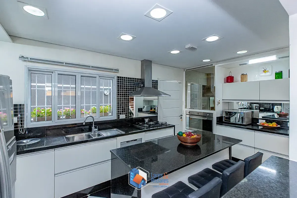 Imagem Casa para venda em Alto da Boa Vista com 4 quartos, sendo 1 suíte, 380m²