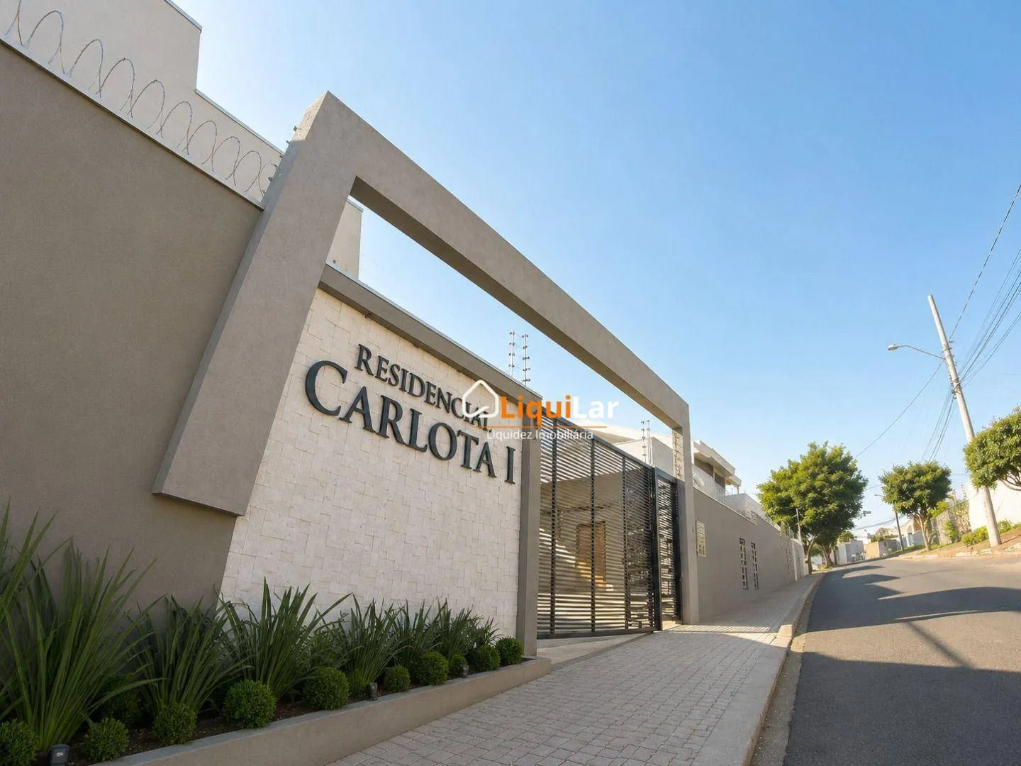 Foto do imóvel Casa à Venda no Residencial Carlota I com 3 Quartos, Suíte, Área Gourmet e Condomínio Exclusivo