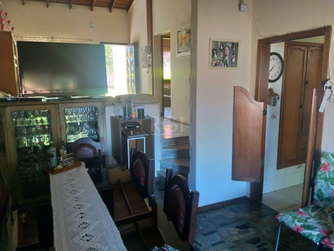 Imagem Casa para Venda - 347m², 5 dormitórios, sendo 2 suites, 2 vagas - Tristeza