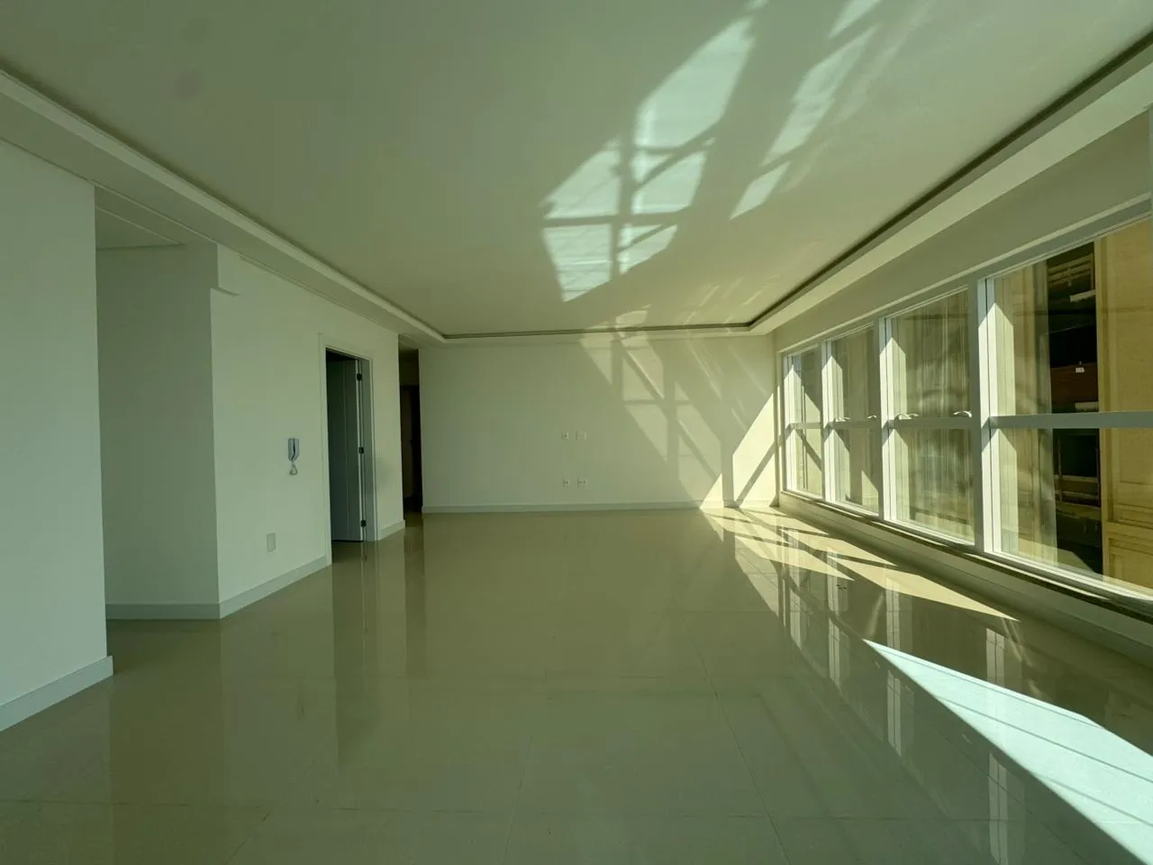 Imagem Apartamento com vista para o mar à venda com 179.5m2 por R$ 4.800.000,00