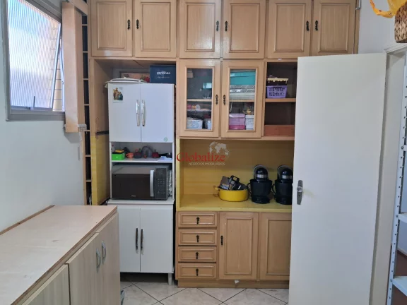 Imagem Belíssimo apartamento bem espaçoso em Santos na Aparecida com 2 dormitórios mais dependência, uma suíte e garagem fechada a venda por R$ 480.000,00