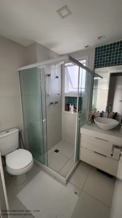 Imagem Apartamento de 2 quartos em condomínio no bairro Buraquinho, Lauro de Freitas-BA: 88m², 1 suíte, 2 salas, 2 banheiros, 1 vaga.