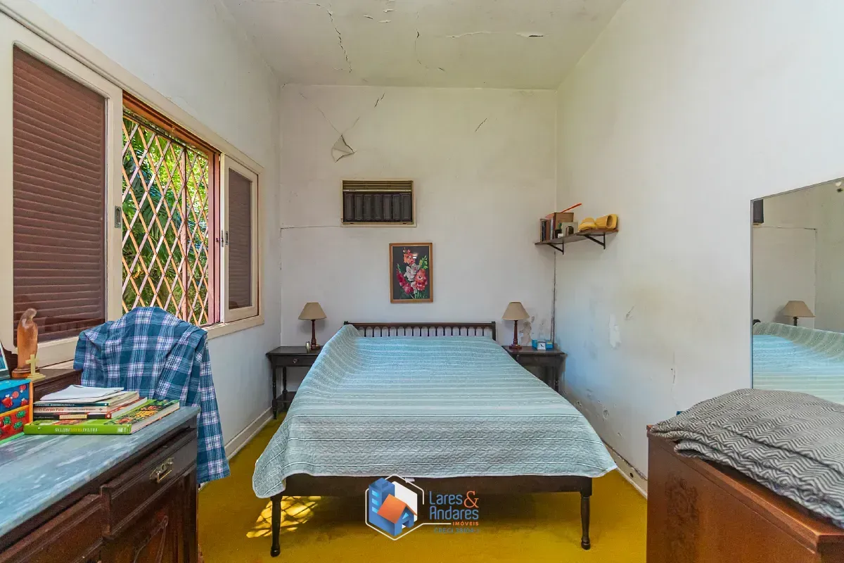 Imagem Casa para venda em Santo Amaro com 4 quartos, sendo 1 suíte, 969m²