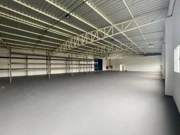 Imagem Galpão com 650m2 para locação em Barueri - SP.
