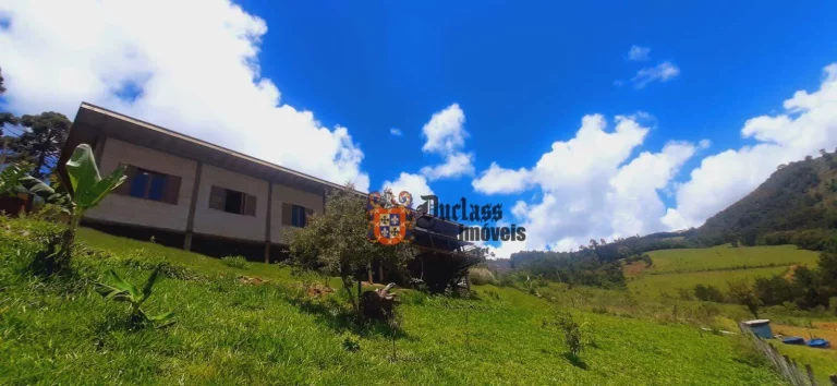 Imagem Chácara com 4 dormitórios à venda, 1500 m² por R$ 650.000,00 - Bom Jardim - Camanducaia/MG