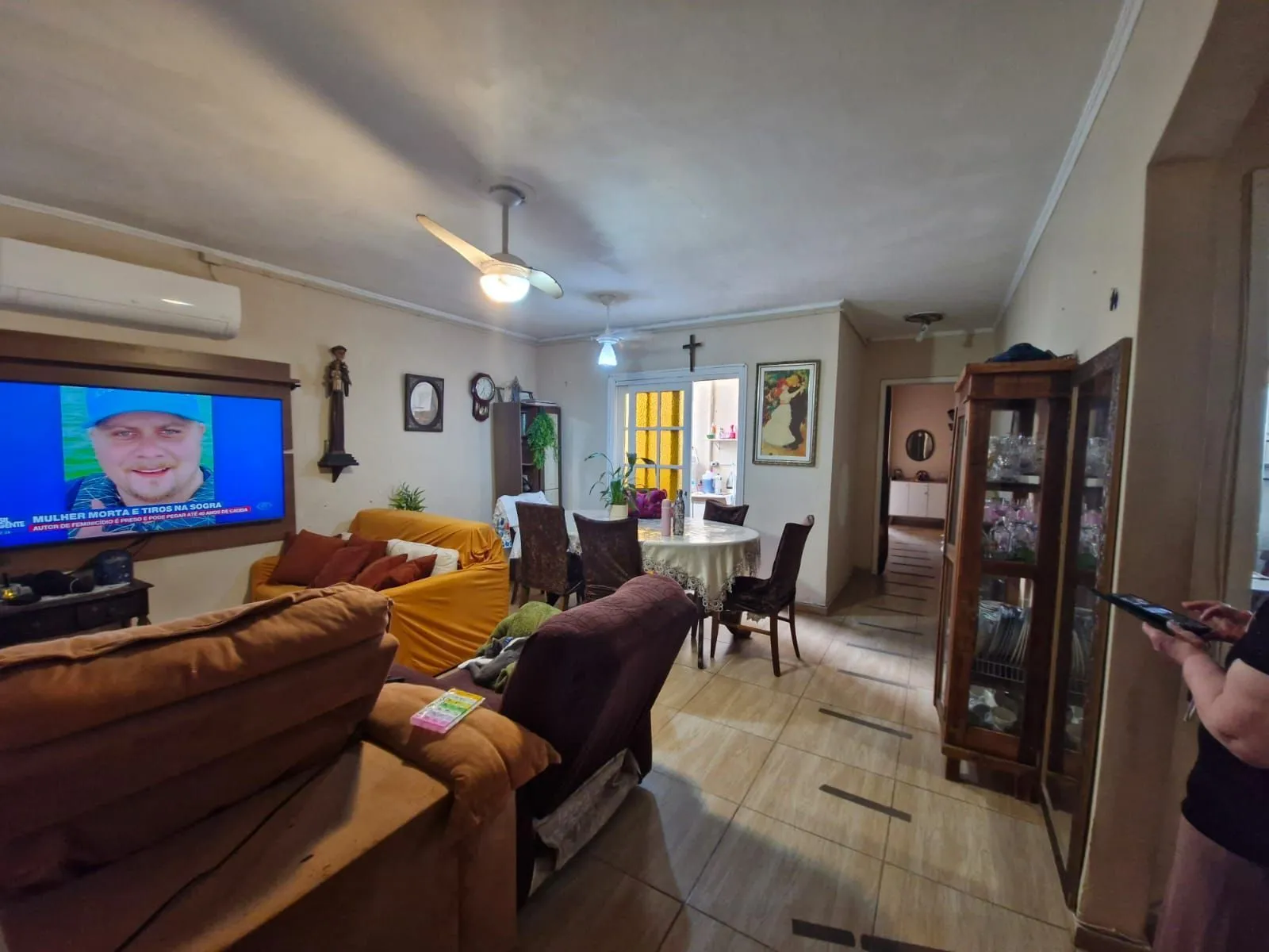 Imagem Casa com 3 dormitórios e edícula nos fundos no bairro Nonoai.