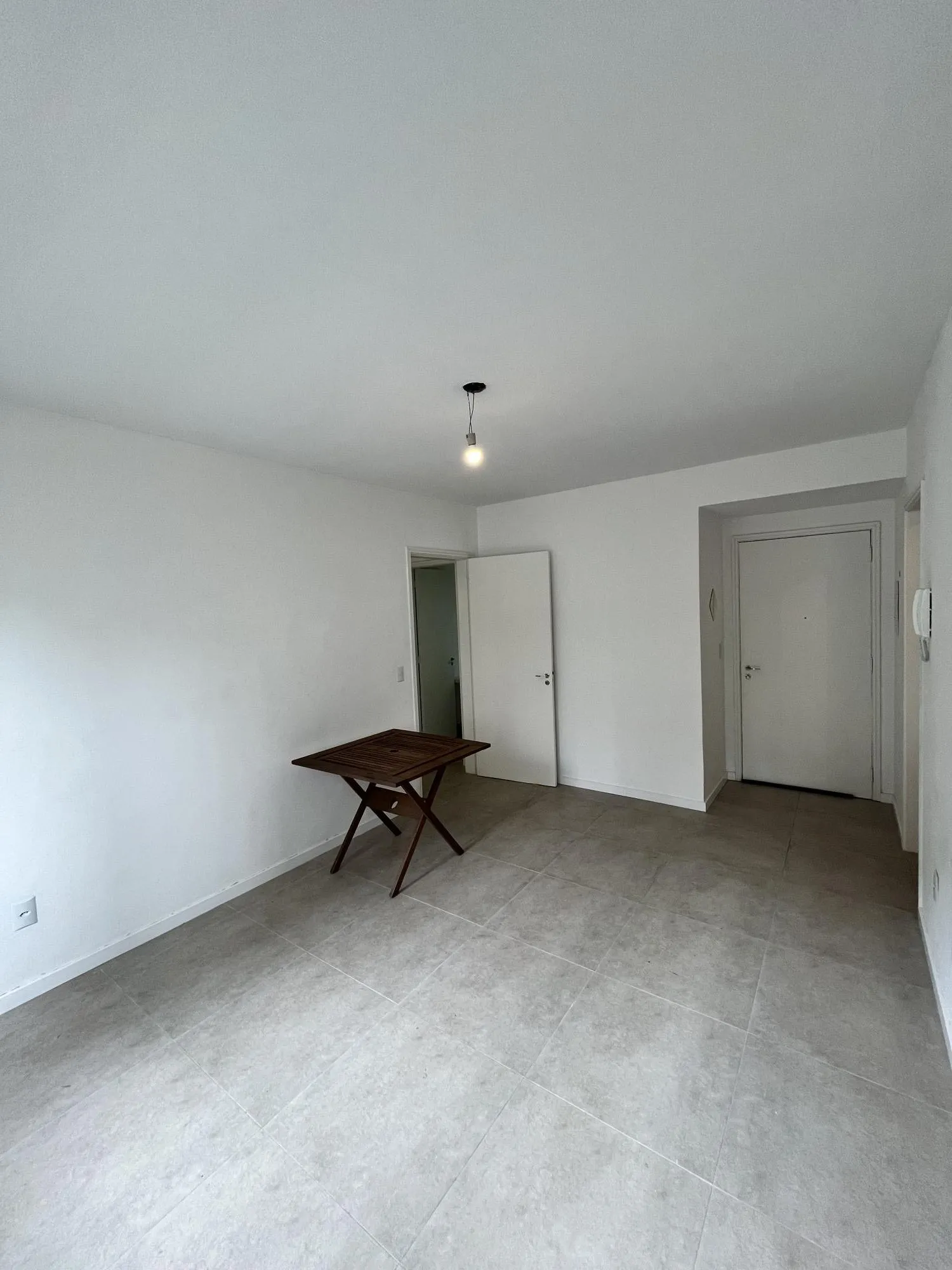 Imagem Apartamento de 2 quartos, 2 banheiros e 1 vaga de garagem no bairro Petrópolis