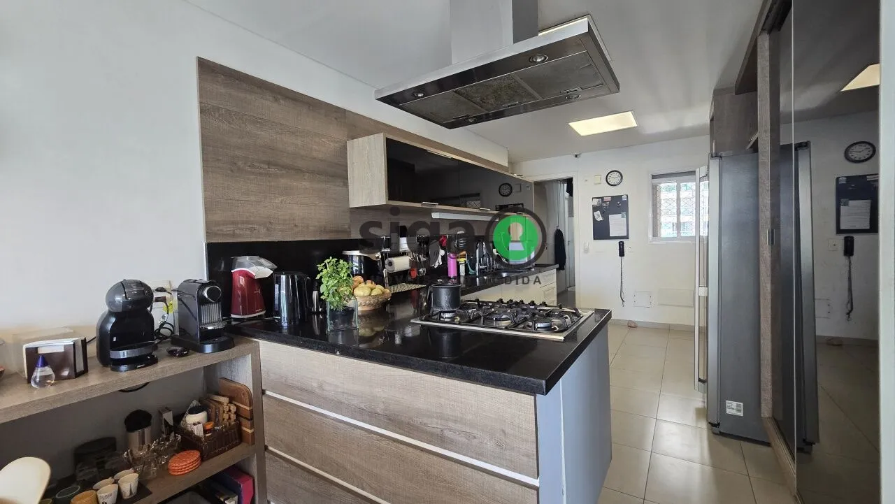 Imagem Alto Padrão em Andar Alto - 198m² com 3 Suítes - Hall social Privativo - Quadra de Tênis