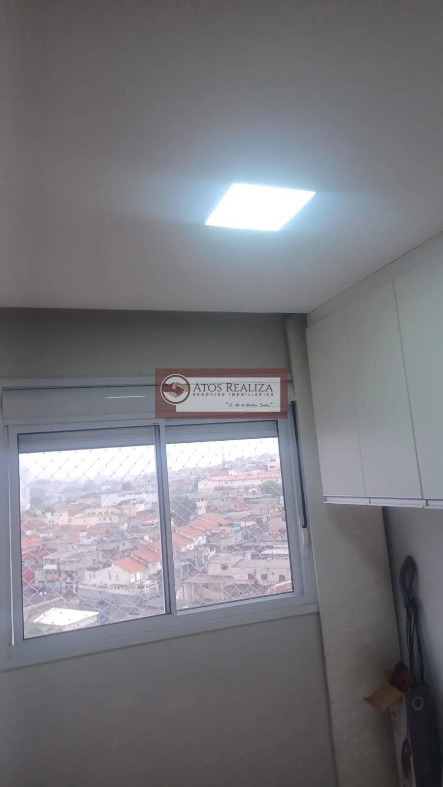 Imagem Alugo Excelente Apartamento... Contem 2 dorm todos com planejados...sala de estar e de jantar integrada... cozinha com planejados...lavanderia com planejados...1 banheiro...O condomínio oferece... piscina academia... brinquedoteca... mercadinho...area kid