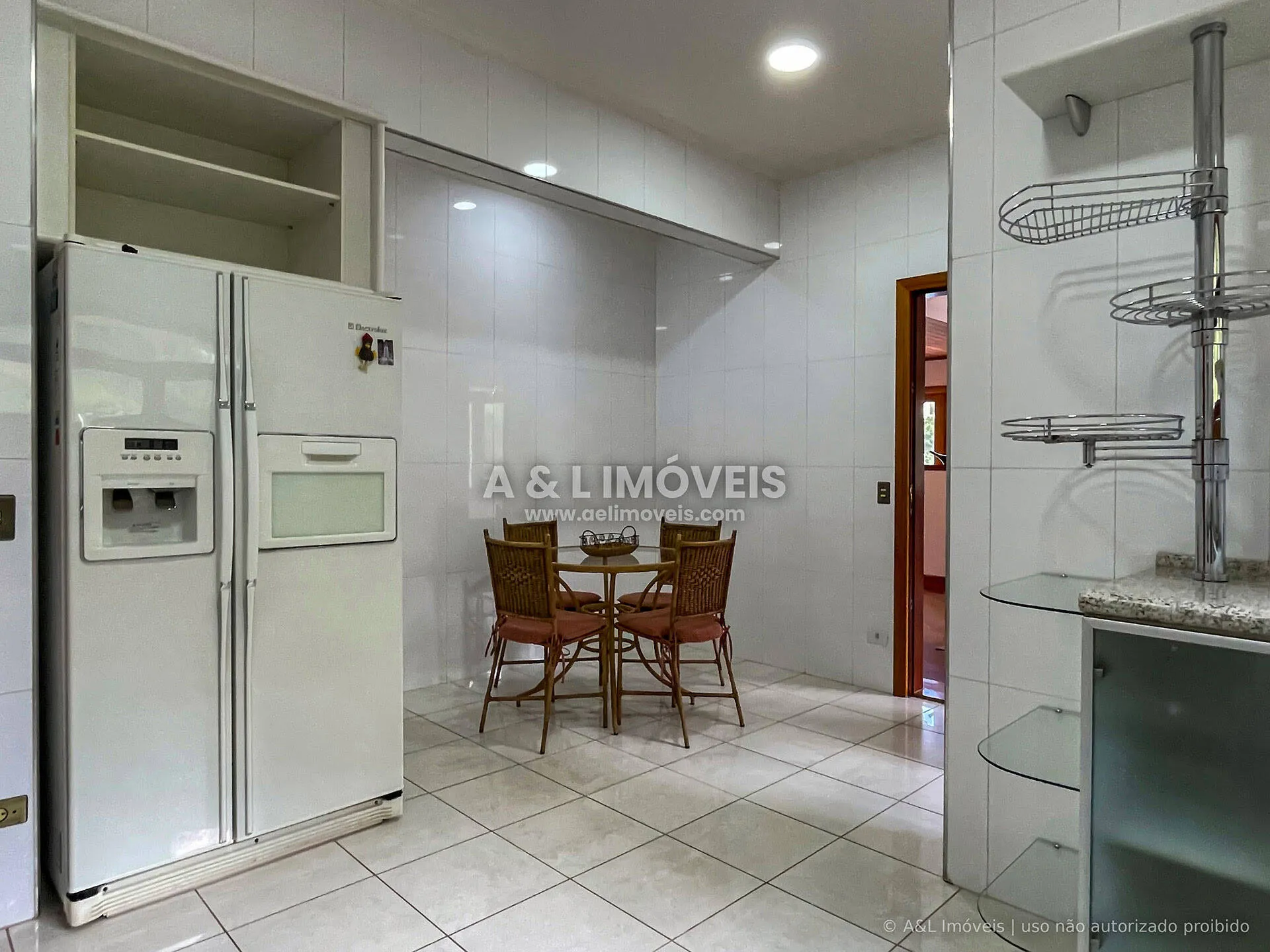 Imagem Casa em Campos do Jordão | Alto do Capivari | 4 Suítes, Lareira e Vista