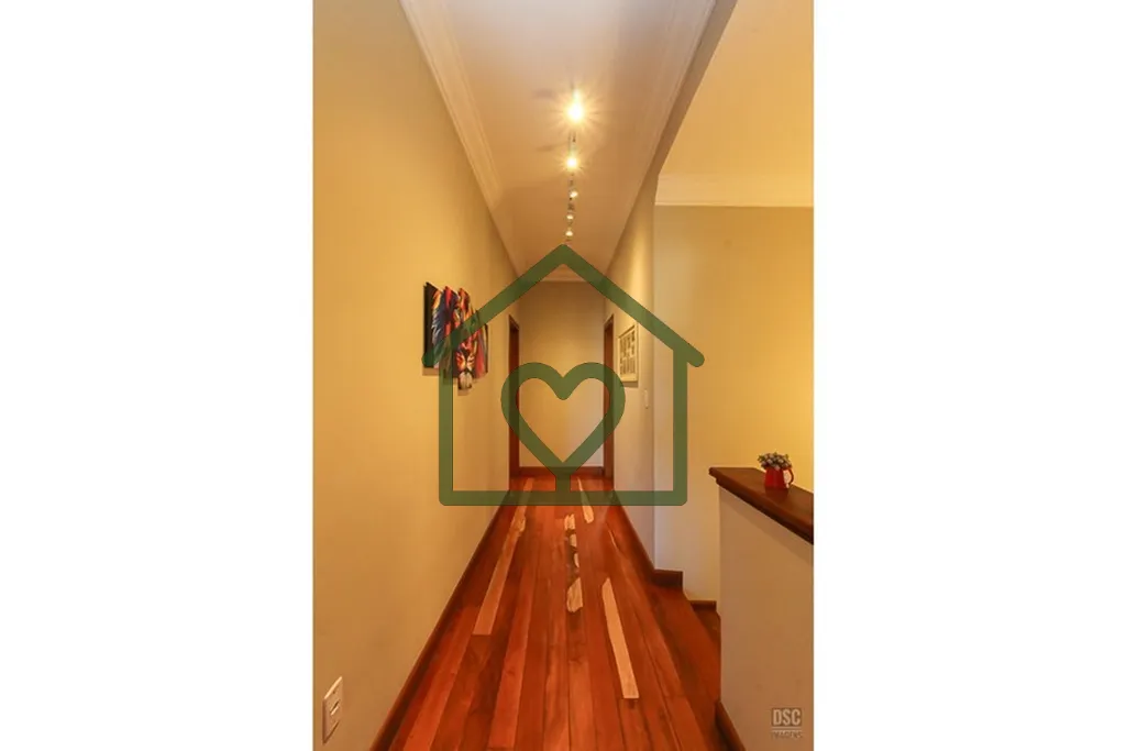 Imagem Uma casa que se destaca pela harmonia dos espaços, pela luz natural abundante e pela sensação de ...
