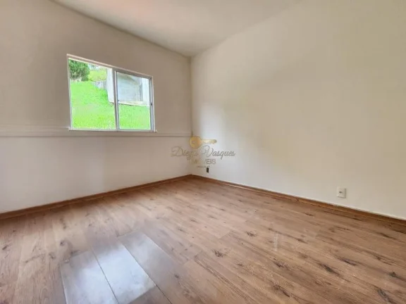 Imagem Casa em Condomínio para Venda em Teresópolis / RJ no bairro Albuquerque