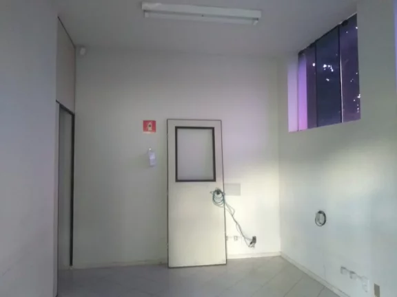 Imagem Ótimo barracão com 647 m², próximo à av. Nações Unidas