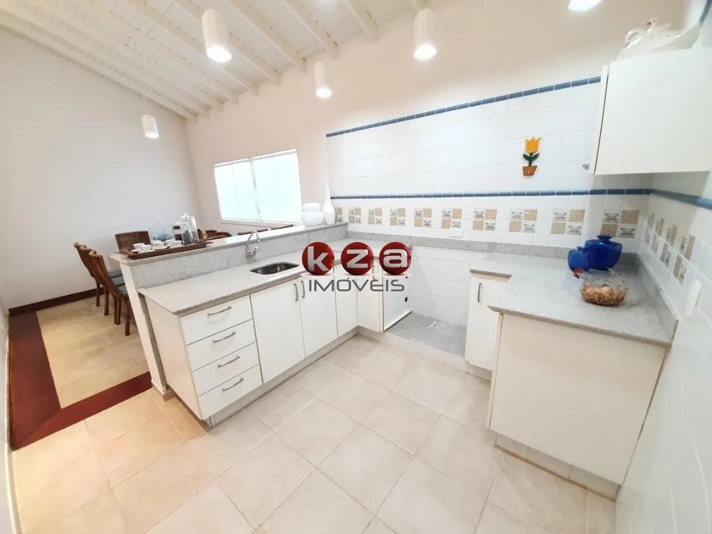 Imagem Chácara de Luxo à Venda em Valinhos-SP 2 quartos, 2 salas, 7 banheiros, 50 vagas de garagem 400m² de área Imperdível!