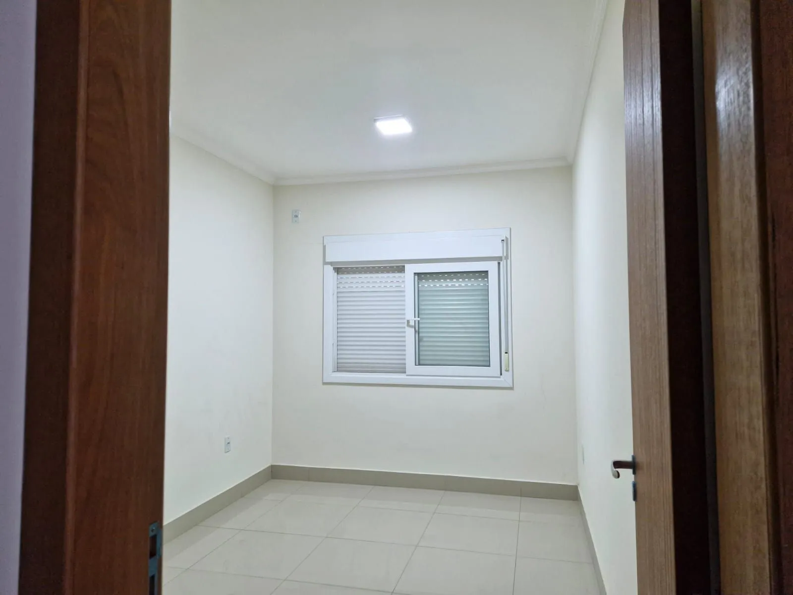 Imagem EXCELENTE CASA SEMIBOMILIADA NOVA À VENDA - Rua das Magnólias, | Gravataí