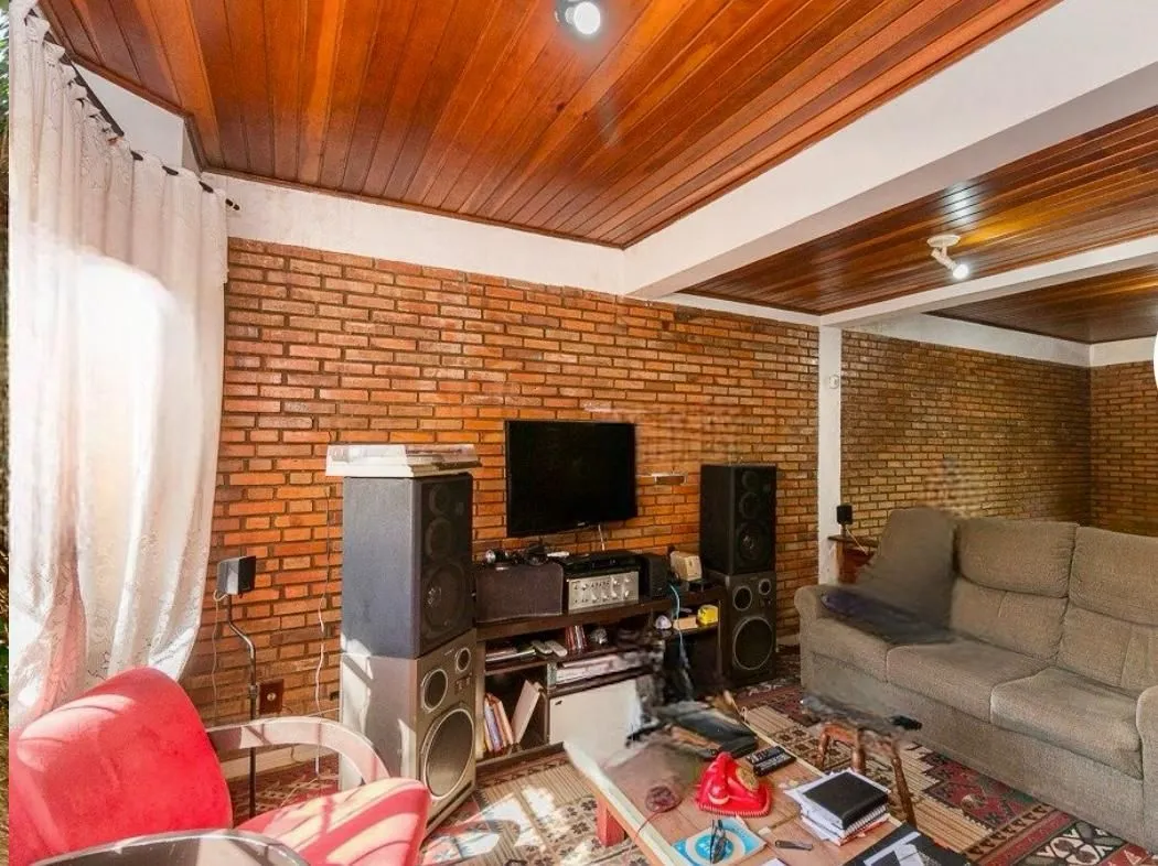 Imagem Casa 3 dormitorio com 230m2 pátio com piscina no bairro Itu Sabará