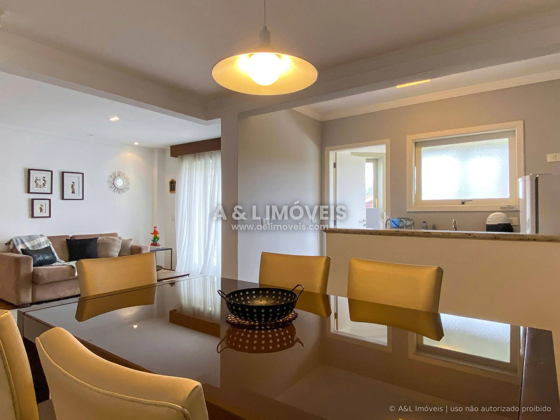Imagem Duplex à venda em Campos do Jordão com 2 suítes e lareira