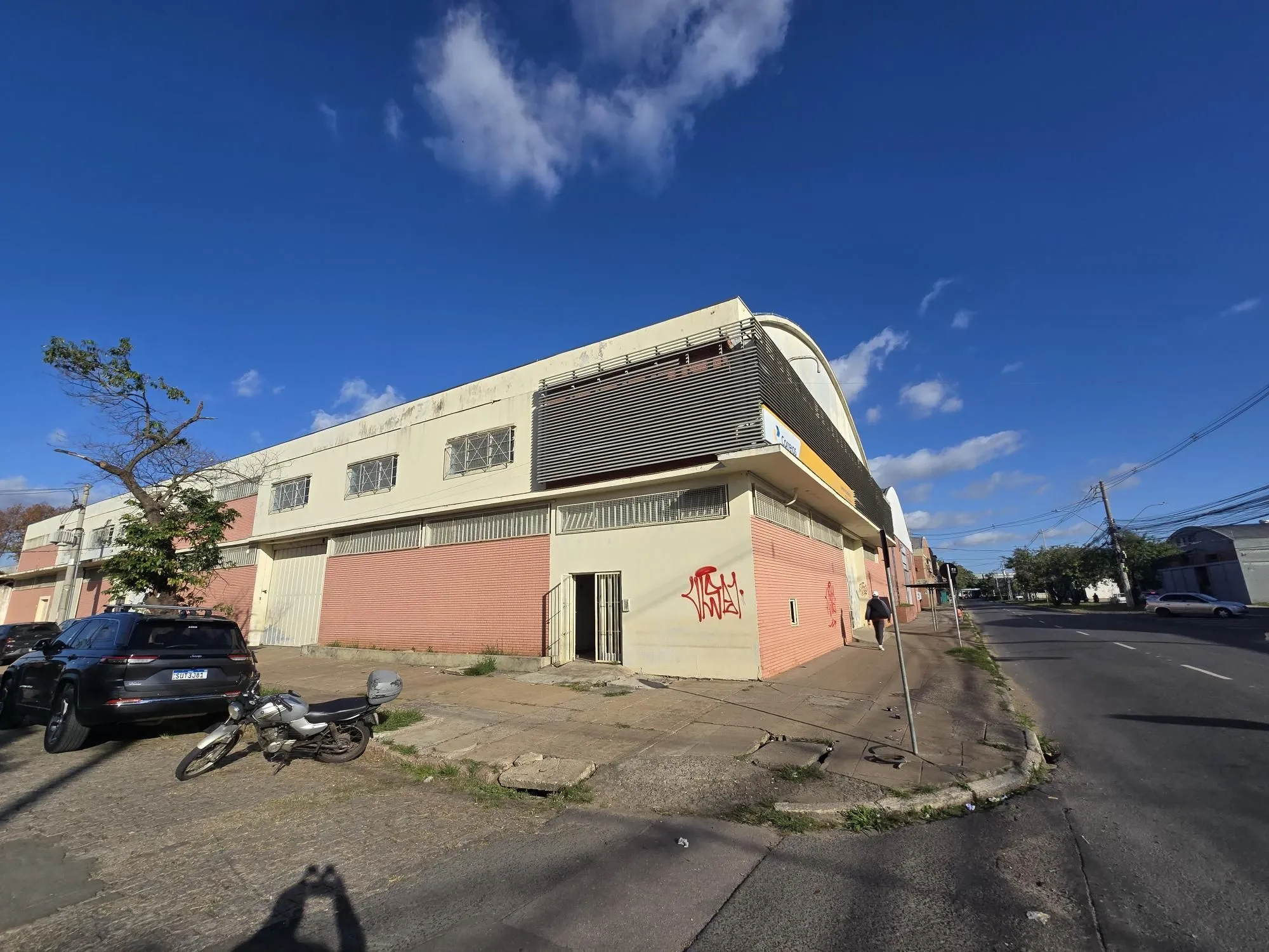Imagem Galpão Logístico 2.000 m² com Doca e Pé-Direito Alto - Localização Estratégica