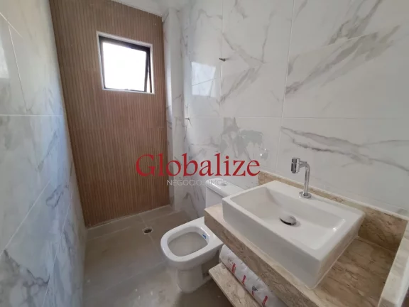 Imagem Casa sobreposta térrea à venda com 100m², 3 suítes, 2 vagas, piscina por R$1.025.000,00 no Embaré em Santos