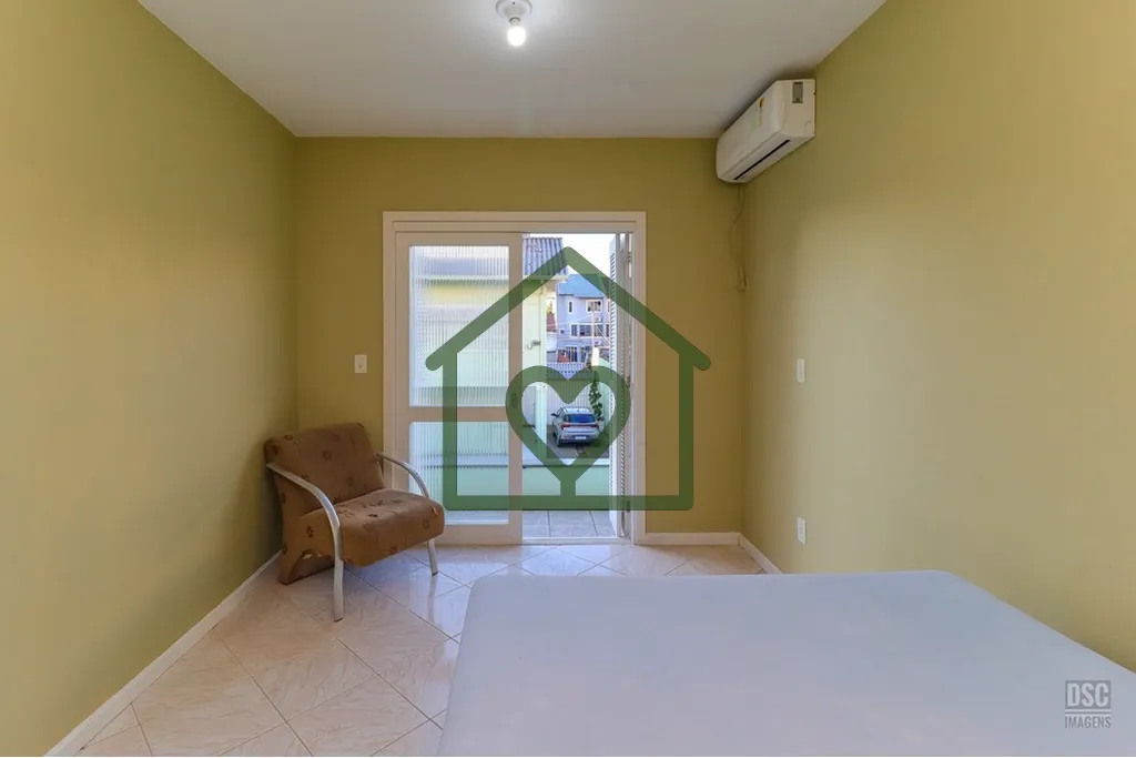 Imagem Descubra o luxo e conforto desta magnífica casa de 4 quartos e 6 banheiros, localizada na Tristeza....