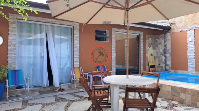 Imagem POUSADA A VENDA EM MARESIAS COM 1 CASA PRINCIPAL, COM 1 SUÍTE E PISCINA E MAIS UM SOBRADO COM 6 SUÍTES