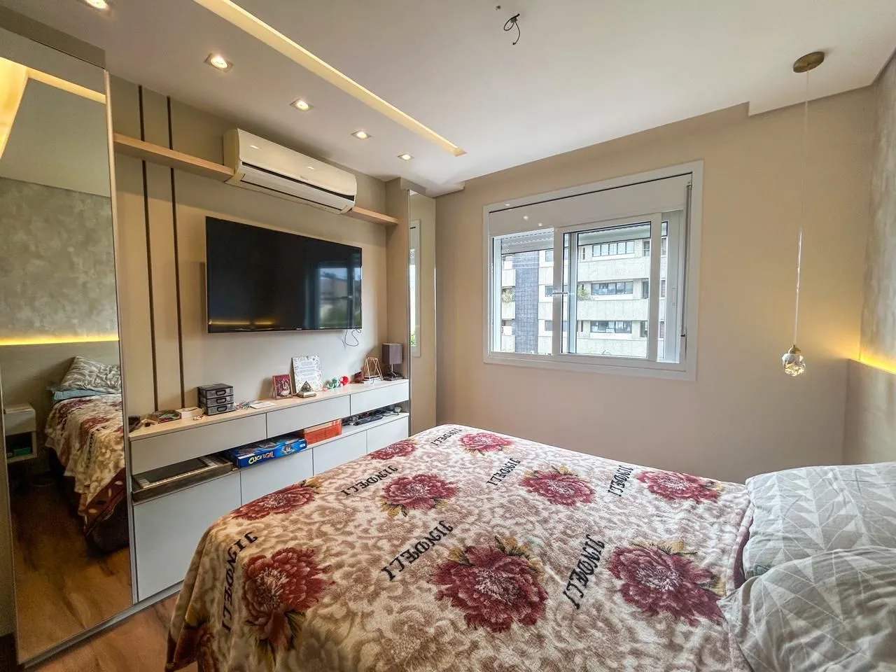 Imagem Impecável apartamento 03 dormitórios, 01 suíte - 87m² privativos, condomínio completa infra no Bairro Santa Tereza - Vaga dupla coberta.