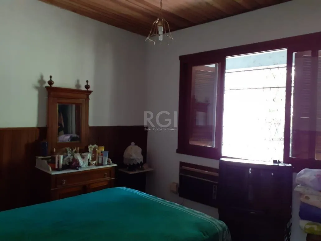 Imagem Casa para Venda - 120m², 3 dormitórios, 1 vaga - Santa Tereza