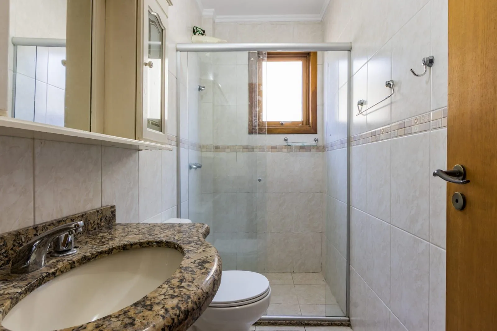 Imagem Casa para Venda - 227.93m², 3 dormitórios, 1 suite, 2 vagas - Chácara das Pedras