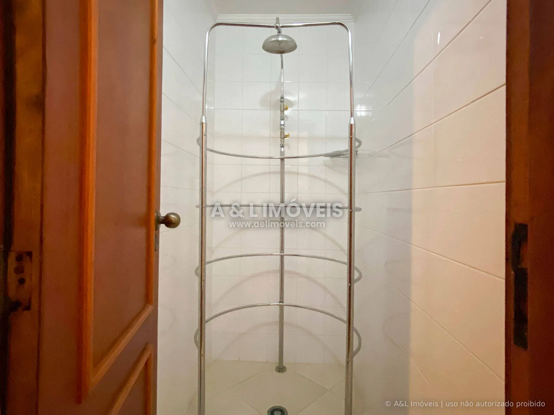 Imagem Apartamento próximo ao Capivari com 3 suítes e calefação
