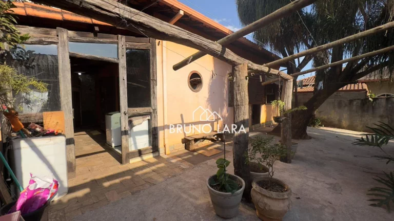 Imagem Casa a venda em Igarapé MG / Centro