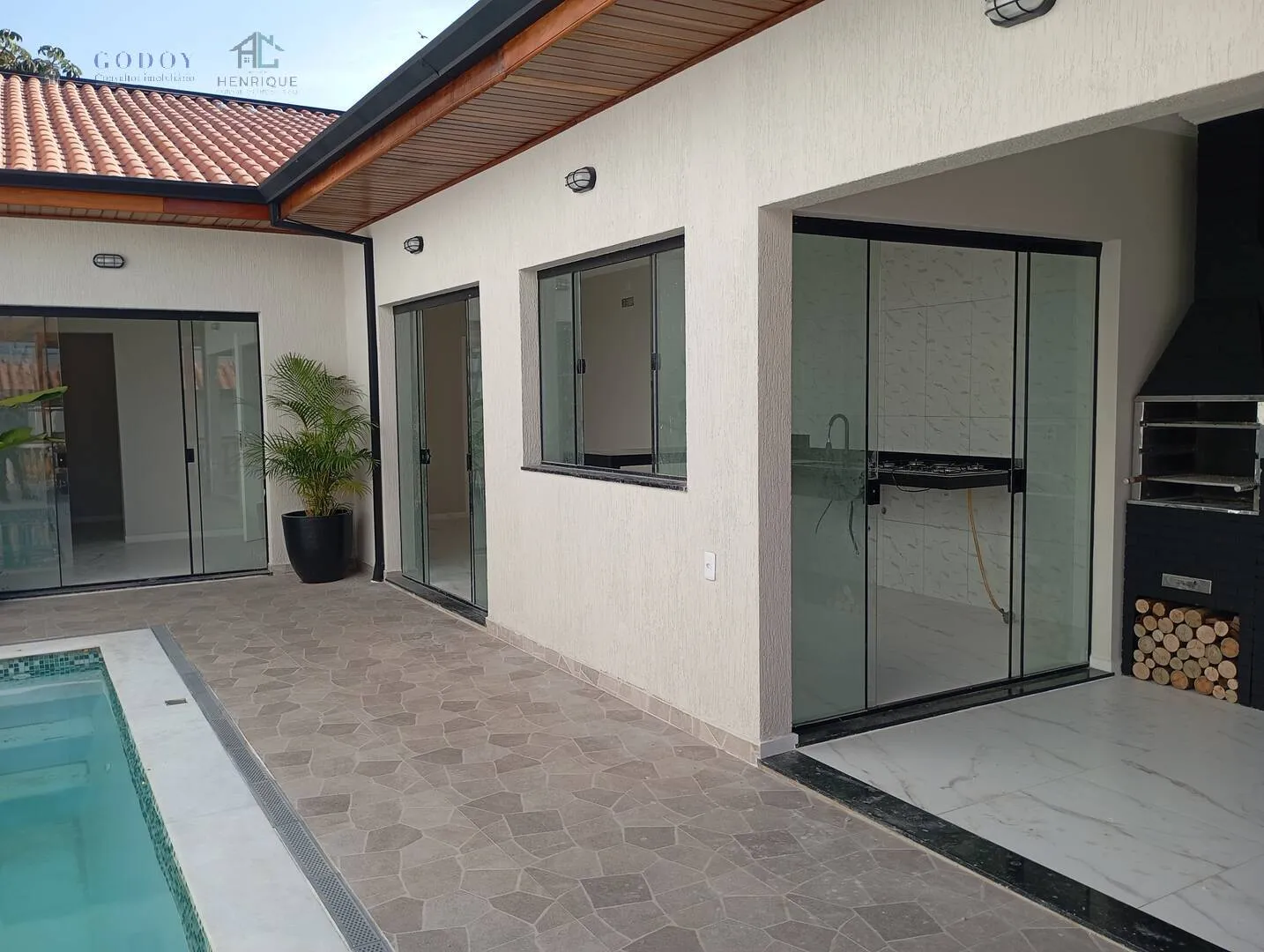 Imagem OPORTUNIDADE QUE VOCÊ ESTAVA ESPERANDO! CASA COM PISCINA + ÁREA GOURMET