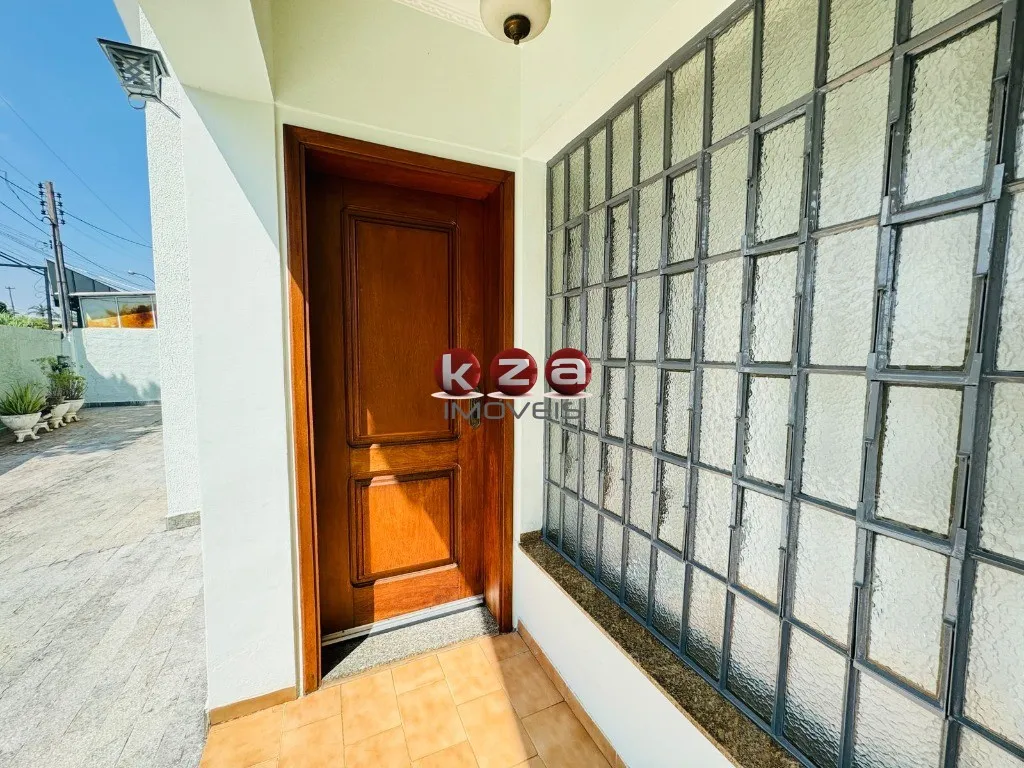 Imagem Imperdível Casa Comercial à Venda em Valinhos-SP, Bairro Jardim Bela Vista! 3 Quartos, 2 Suítes, 2 Salas, 4 Banheiros, 4 Vagas, 230m²!