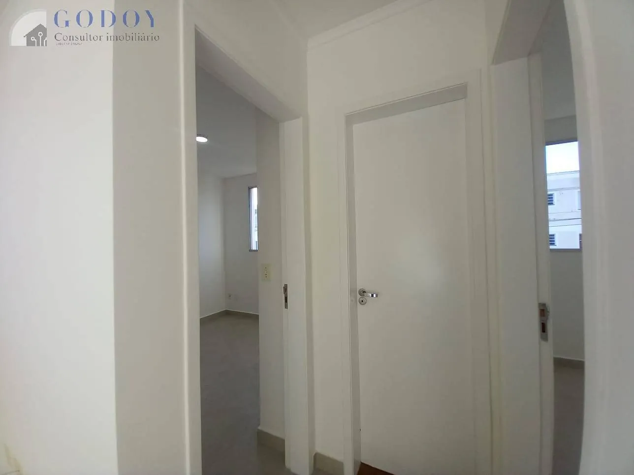 Imagem Amplo Apartamento ótima localização com Piso Porcelanato
