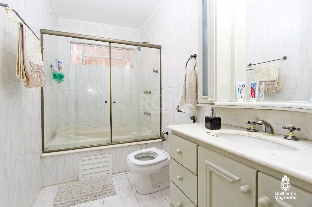 Imagem Casa para Venda - 215m², 3 dormitórios, sendo 1 suites, 3 vagas - Sarandi