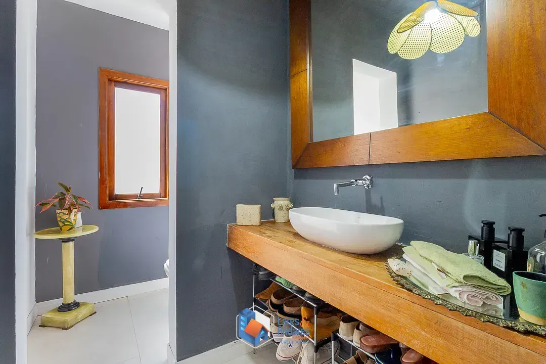 Imagem Casa para venda em Vila Ipojuca com 3 quartos, sendo 3 suítes, 290m²