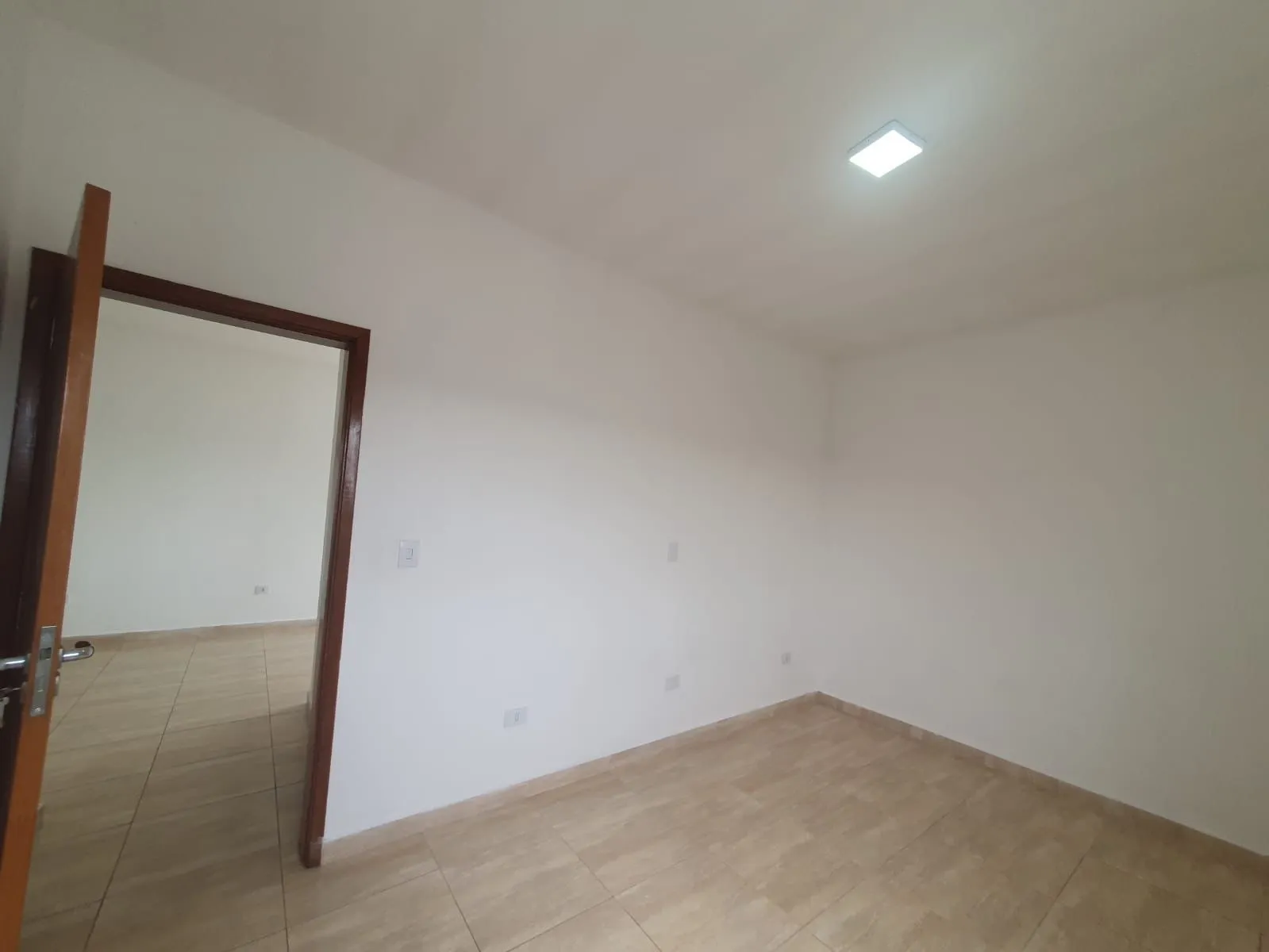 Imagem Investimento à Beira-Mar: Prédio Moderno e Renda Garantida em Balneário Gaivotas